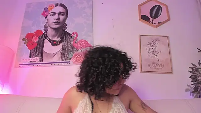 Snapshot of Dhalila_ chatting on 03-17-25, 08:07 Dhalila online show from 03-17-25, 08:07