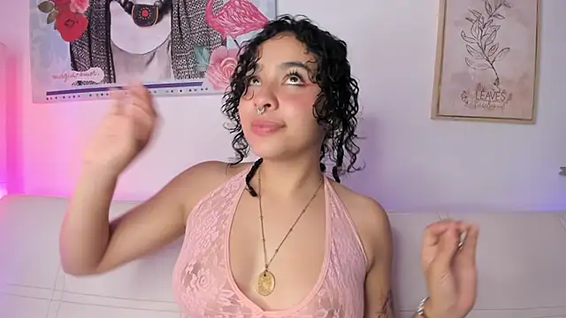 Snapshot of Dhalila_ chatting on 03-21-25, 02:28 Dhalila online show from 03-21-25, 02:28