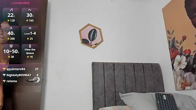 Snapshot of Dhalila_ chatting on 09-20-25, 12:39 Dhalila online show from 09-20-25, 12:39