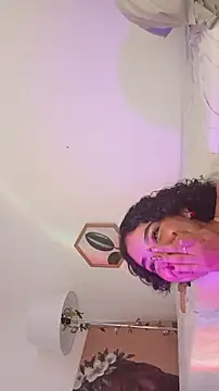 Snapshot of Dhalila_ chatting on 10-12-25, 02:27 Dhalila online show from 10-12-25, 02:27