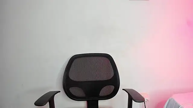 Snapshot of Dhalila_ chatting on 11-27-25, 10:23 Dhalila online show from 11-27-25, 10:23