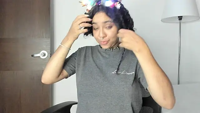 Snapshot of Dhalila_ chatting on 12-03-25, 01:02 Dhalila online show from 12-03-25, 01:02