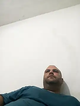 Snapshot of Felipe_OwnZ chatting on 10-29-25, 02:47 Felipe OwnZ online show from 10-29-25, 02:47