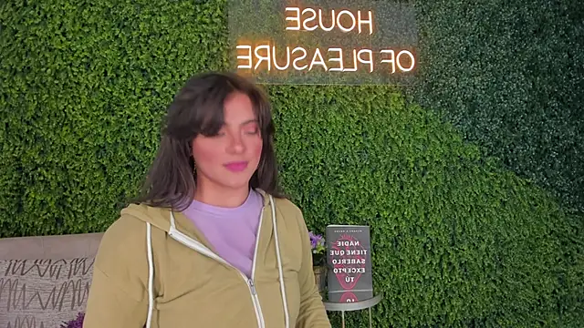 emmiily z online show from 02-11-25, 08:10