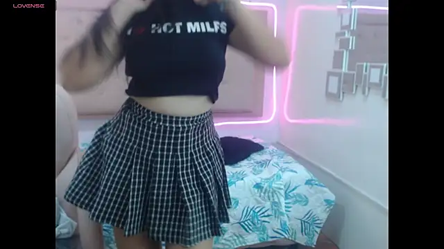 Snapshot of honnielane chatting on 02-12-25, 03:49 honnielane online show from 02-12-25, 03:49