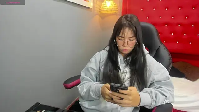 Snapshot of honnielane chatting on 03-17-25, 03:29 honnielane online show from 03-17-25, 03:29