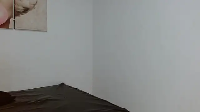 Selena fox7 online show from 03-05-25, 03:29