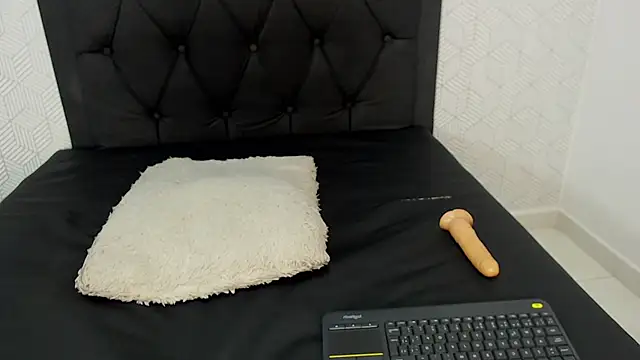 Selena fox7 online show from 03-08-25, 05:49