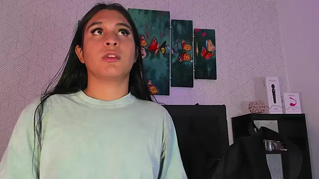 Selena fox7 online show from 10-19-25, 04:02