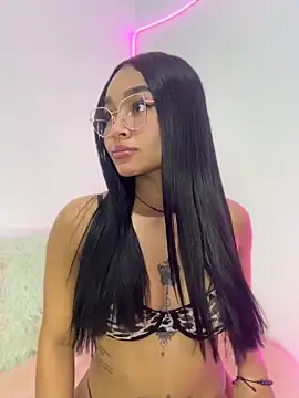 Lynda Bonnie online show from 04-11-26, 01:15