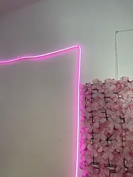 Lynda Bonnie online show from 04-18-26, 05:50