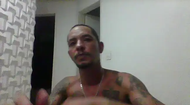 Snapshot of allisonbr chatting on 03-18-25, 04:47 allisonbr online show from 03-18-25, 04:47