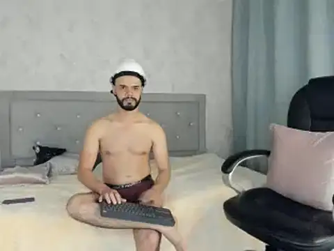 Snapshot of Luke_Diaz7 chatting on 02-09-25, 04:46 Luke Diaz7 online show from 02-09-25, 04:46