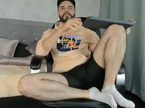 Snapshot of Luke_Diaz7 chatting on 02-11-25, 11:54 Luke Diaz7 online show from 02-11-25, 11:54