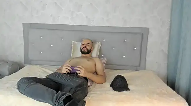 Snapshot of Luke_Diaz7 chatting on 02-17-25, 11:53 Luke Diaz7 online show from 02-17-25, 11:53