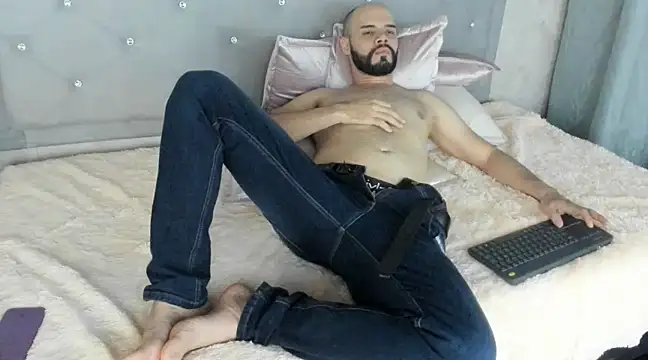 Snapshot of Luke_Diaz7 chatting on 02-18-25, 10:47 Luke Diaz7 online show from 02-18-25, 10:47