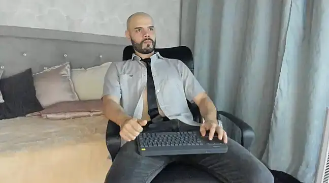 Snapshot of Luke_Diaz7 chatting on 02-21-25, 11:32 Luke Diaz7 online show from 02-21-25, 11:32