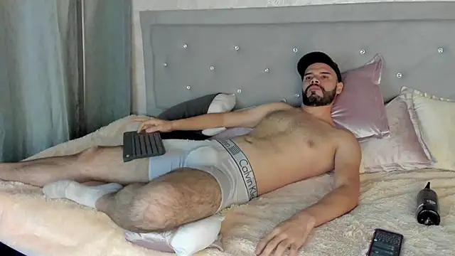 Snapshot of Luke_Diaz7 chatting on 03-02-25, 12:53 Luke Diaz7 online show from 03-02-25, 12:53