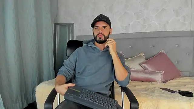 Snapshot of Luke_Diaz7 chatting on 03-04-25, 12:39 Luke Diaz7 online show from 03-04-25, 12:39