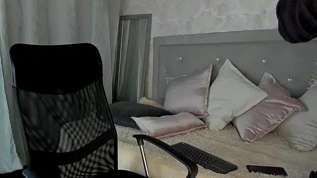 Snapshot of Luke_Diaz7 chatting on 03-07-25, 01:53 Luke Diaz7 online show from 03-07-25, 01:53