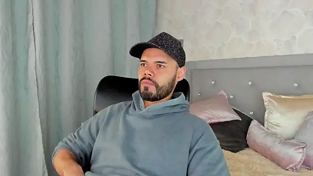 Snapshot of Luke_Diaz7 chatting on 03-08-25, 01:06 Luke Diaz7 online show from 03-08-25, 01:06