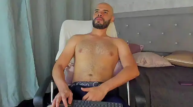 Snapshot of Luke_Diaz7 chatting on 03-13-25, 03:44 Luke Diaz7 online show from 03-13-25, 03:44