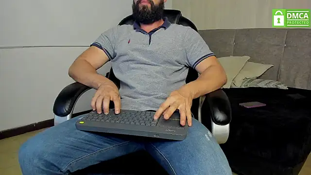 Snapshot of Luke_Diaz7 chatting on 09-21-25, 04:03 Luke Diaz7 online show from 09-21-25, 04:03