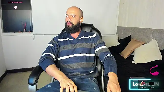 Snapshot of Luke_Diaz7 chatting on 10-10-25, 05:39 Luke Diaz7 online show from 10-10-25, 05:39