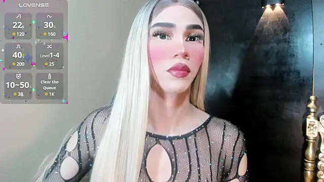 Snapshot of emelly_horny_ chatting on 03-11-25, 11:44 emelly horny online show from 03-11-25, 11:44