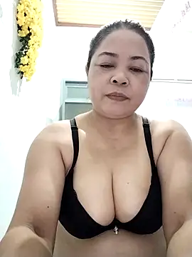 Baby-bigtits2024 online show from 09-23-25, 10:46