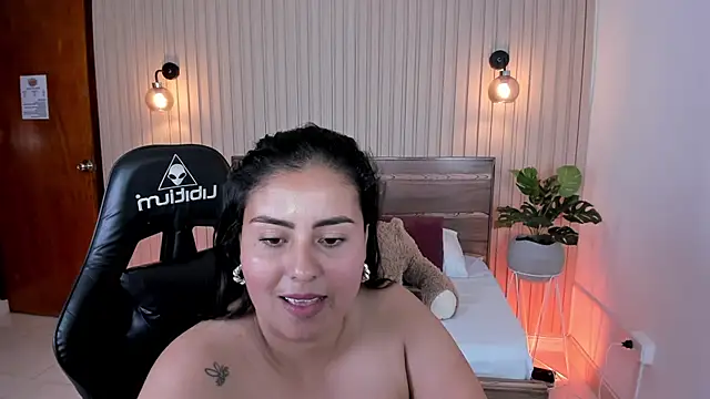 Snapshot of sol_valeria chatting on 02-26-25, 10:09 sol valeria online show from 02-26-25, 10:09