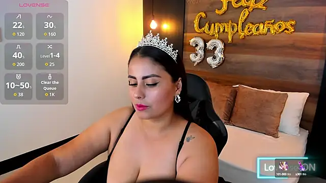 Snapshot of sol_valeria chatting on 09-22-25, 08:33 sol valeria online show from 09-22-25, 08:33