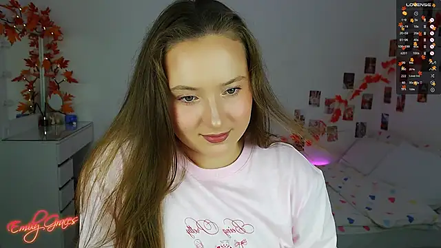Snapshot of EmilyxxGraces chatting on 10-02-25, 09:33 EmilyxxGraces online show from 10-02-25, 09:33