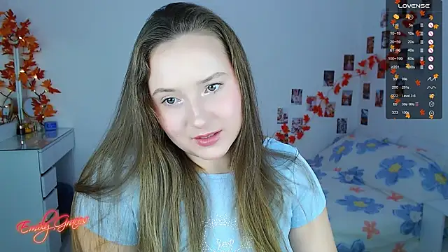 Snapshot of EmilyxxGraces chatting on 10-13-25, 07:25 EmilyxxGraces online show from 10-13-25, 07:25