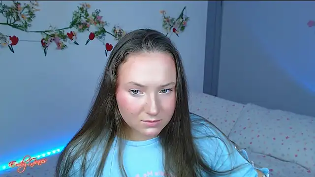 Snapshot of EmilyxxGraces chatting on 04-23-26, 08:55 EmilyxxGraces online show from 04-23-26, 08:55