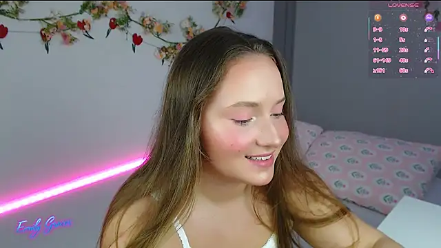 Snapshot of EmilyxxGraces chatting on 05-13-26, 11:44 EmilyxxGraces online show from 05-13-26, 11:44