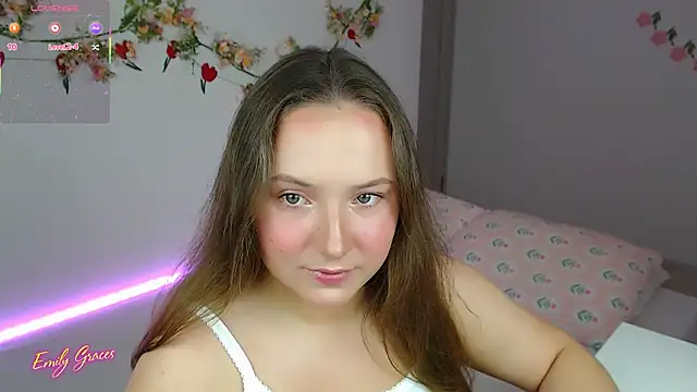 Snapshot of EmilyxxGraces chatting on 05-30-26, 12:19 EmilyxxGraces online show from 05-30-26, 12:19