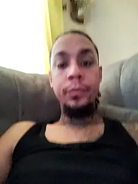 Snapshot of Rican8inches chatting on 02-08-25, 08:32 Rican8inches online show from 02-08-25, 08:32