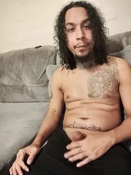 Snapshot of Rican8inches chatting on 02-16-25, 03:47 Rican8inches online show from 02-16-25, 03:47