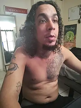 Snapshot of Rican8inches chatting on 02-20-25, 09:31 Rican8inches online show from 02-20-25, 09:31