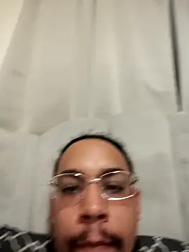 Snapshot of Rican8inches chatting on 10-28-25, 05:26 Rican8inches online show from 10-28-25, 05:26