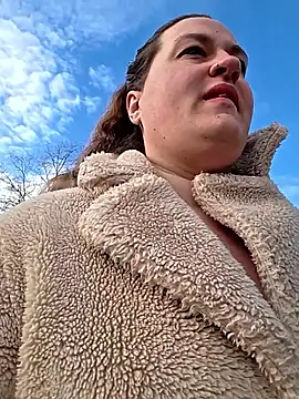 Snapshot of justtess chatting on 12-16-25, 10:42 justtess online show from 12-16-25, 10:42