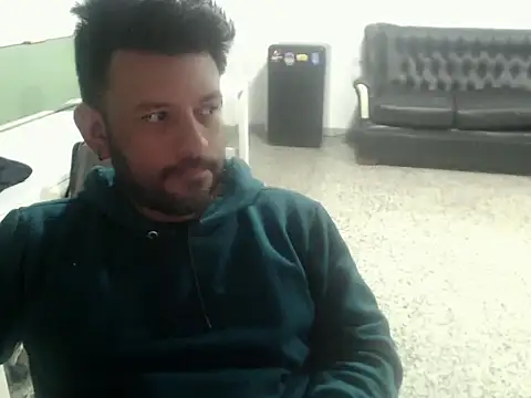 Snapshot of tonyglams chatting on 09-12-25, 09:26 tonyglams online show from 09-12-25, 09:26