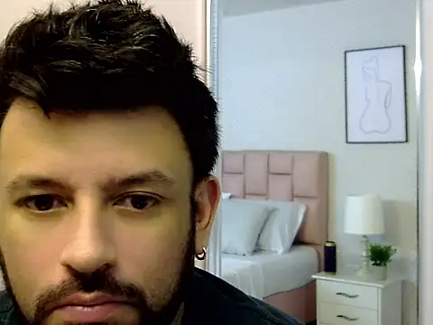 Snapshot of tonyglams chatting on 10-04-25, 02:42 tonyglams online show from 10-04-25, 02:42