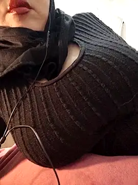 Snapshot of Malak-26 chatting on 02-07-26, 01:20 Malak-26 online show from 02-07-26, 01:20