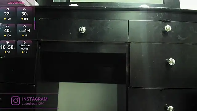 Snapshot of crystal_beennz chatting on 12-05-25, 03:26 crystal beennz online show from 12-05-25, 03:26