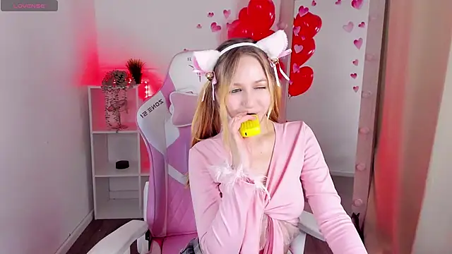 SweetieAngela online show from 02-18-25, 12:15