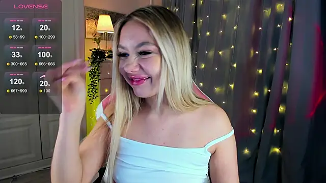 Snapshot of _Loneve__ chatting on 03-13-25, 10:32 Loneve online show from 03-13-25, 10:32