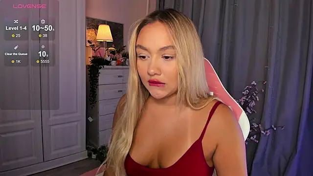 Snapshot of _Loneve__ chatting on 10-09-25, 01:42 Loneve online show from 10-09-25, 01:42