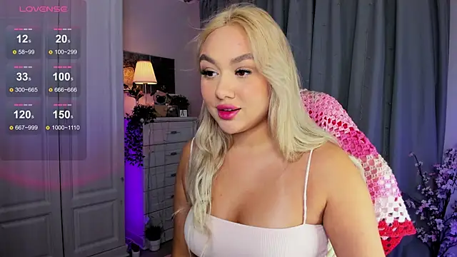 Snapshot of _Loneve__ chatting on 11-22-25, 03:33 Loneve online show from 11-22-25, 03:33